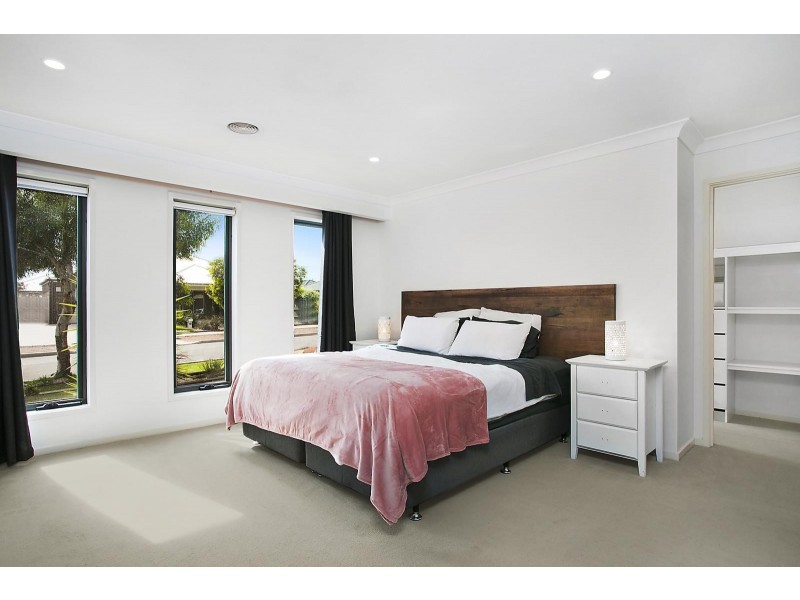 17 Curtain Drive, Leopold VIC 3224