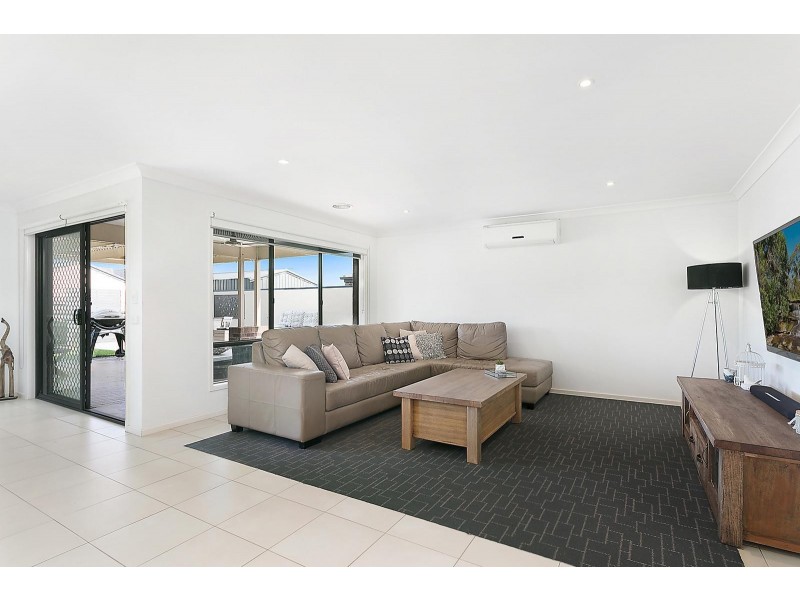 17 Curtain Drive, Leopold VIC 3224
