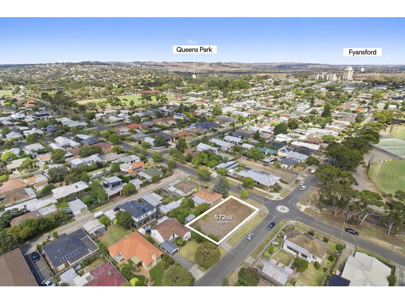 16 Edinburgh Avenue, Herne Hill VIC 3218