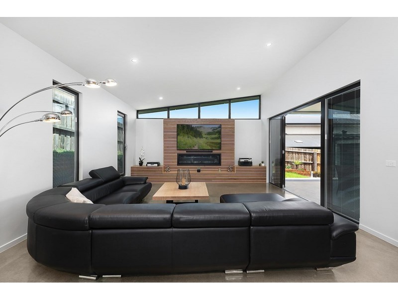 73 Highland Way, Highton VIC 3216