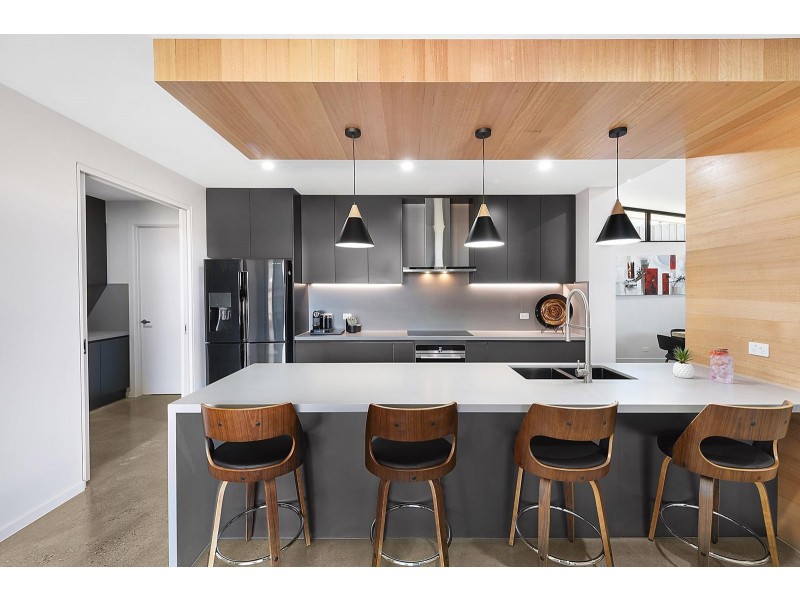 73 Highland Way, Highton VIC 3216