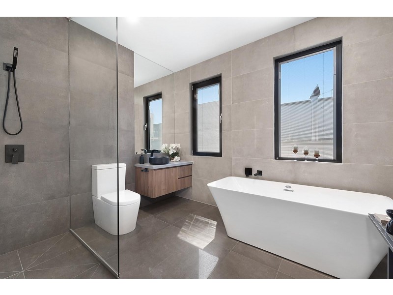 73 Highland Way, Highton VIC 3216