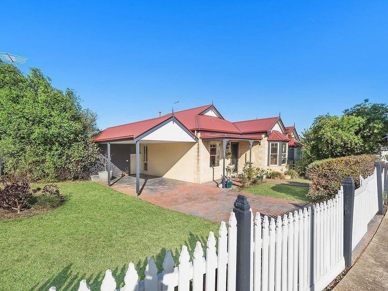 81 Augustine Drive, Highton VIC 3216