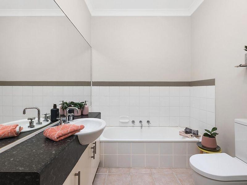 81 Augustine Drive, Highton VIC 3216