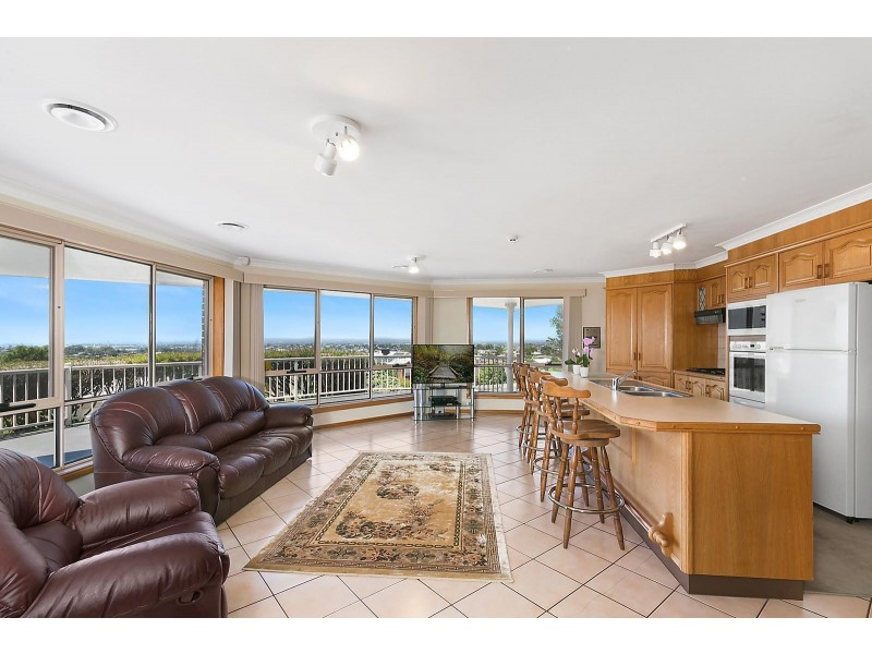 18 Grosvenor Drive, Wandana Heights VIC 3216