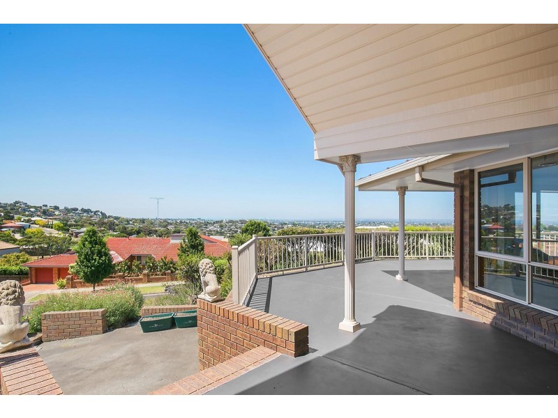 18 Grosvenor Drive, Wandana Heights VIC 3216