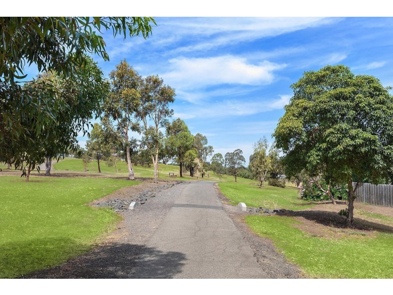 2/2A Ballater Avenue, Newtown VIC 3220