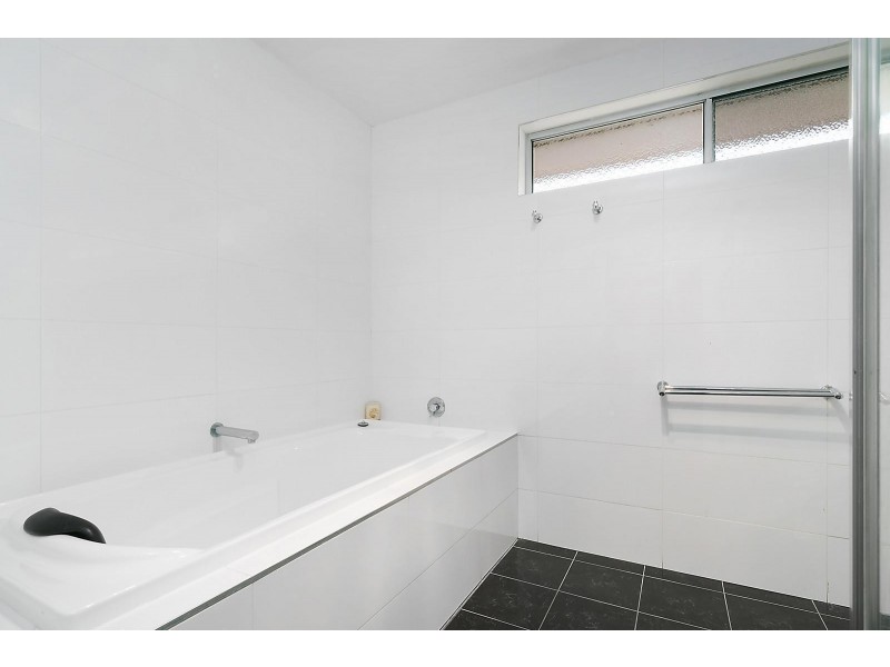 28 Neptune Avenue, Newcomb VIC 3219