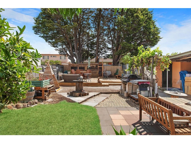 1C Carmichael Avenue, Newtown VIC 3220