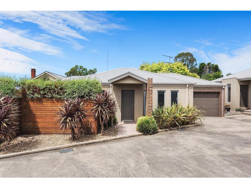 2/4 Belfast Street, Newtown VIC 3220