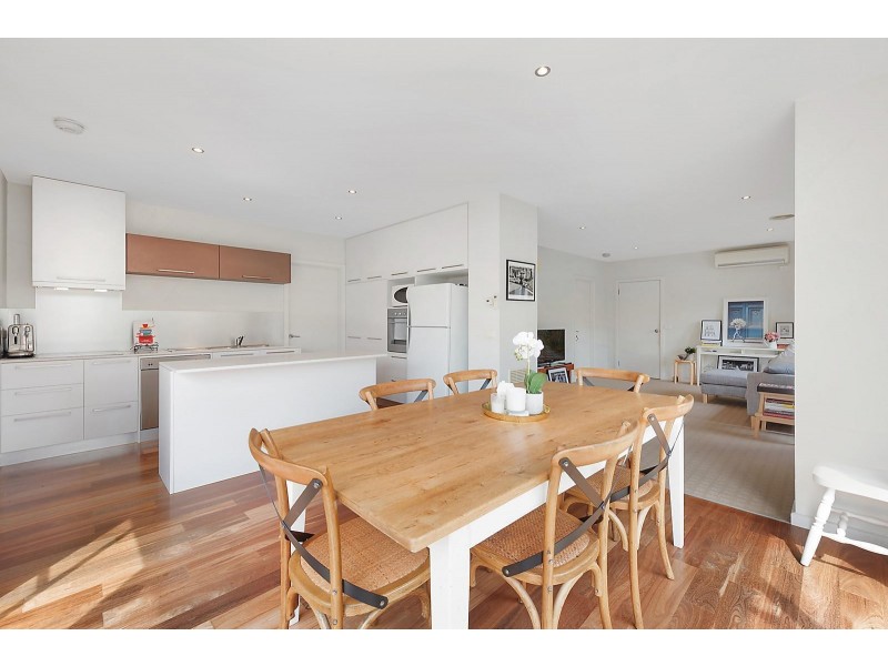 2/4 Belfast Street, Newtown VIC 3220