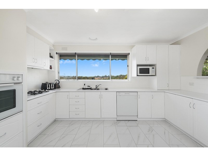 24 Victoria Terrace, Belmont VIC 3216