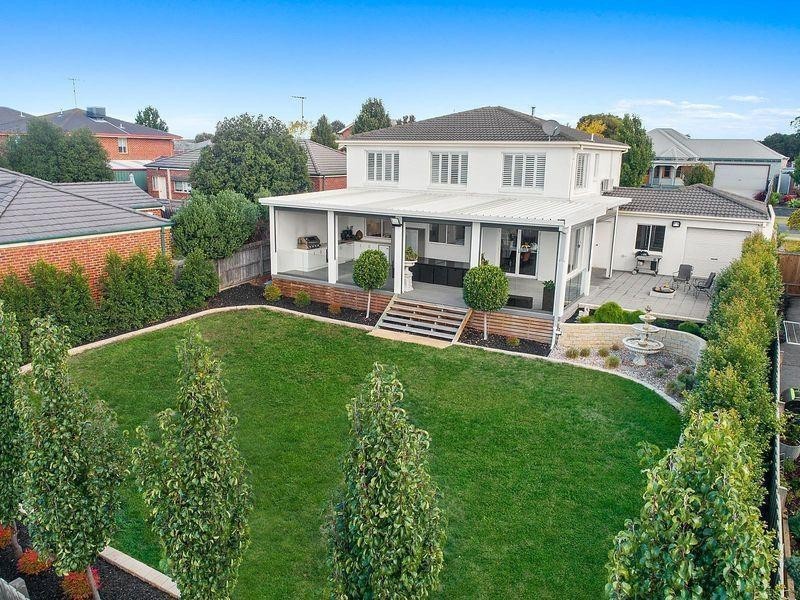 43 Augustine Drive, Highton VIC 3216