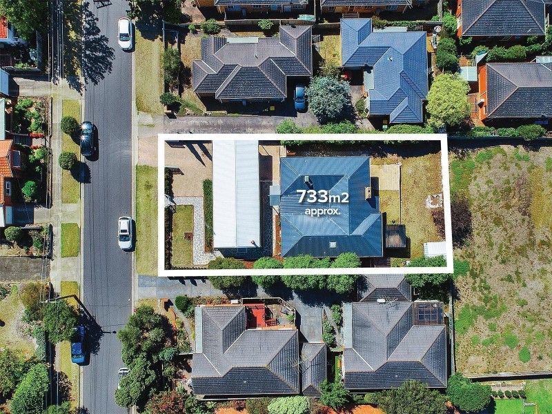 1A Lichen Grove, Highton VIC 3216
