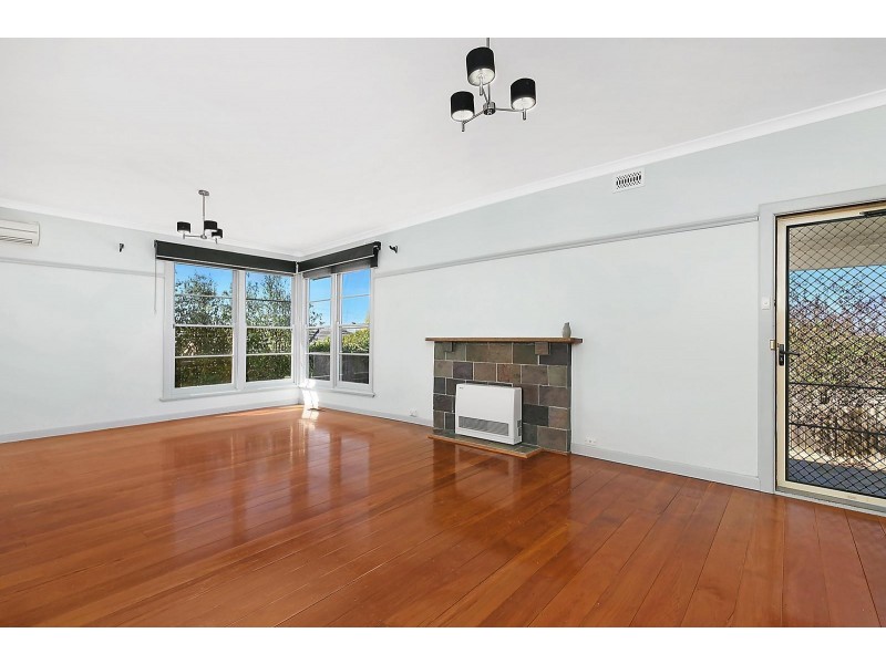 1A Lichen Grove, Highton VIC 3216