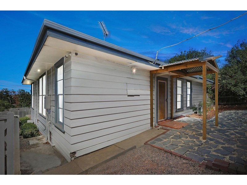 1A Lichen Grove, Highton VIC 3216