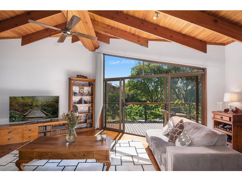 4 Jinjella Road, Highton VIC 3216