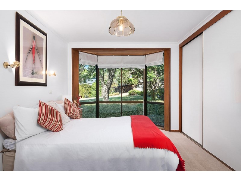 4 Jinjella Road, Highton VIC 3216