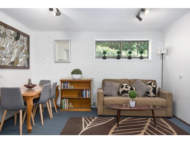 4 Jinjella Road, Highton VIC 3216