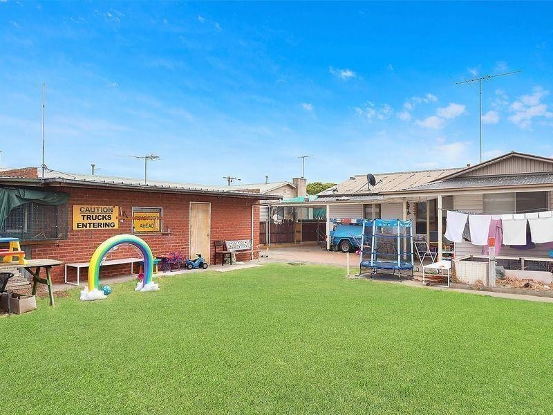 8 Curlew Crescent, Norlane VIC 3214