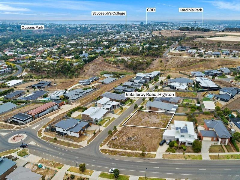 6 Balleroy Road, Highton VIC 3216
