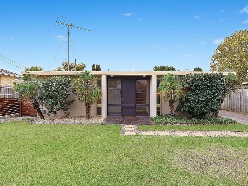 11B St Elmo Crescent, Highton VIC 3216