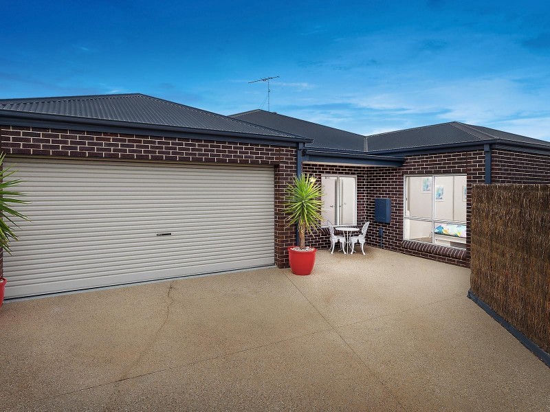 2/22 Torquay Road, Belmont VIC 3216