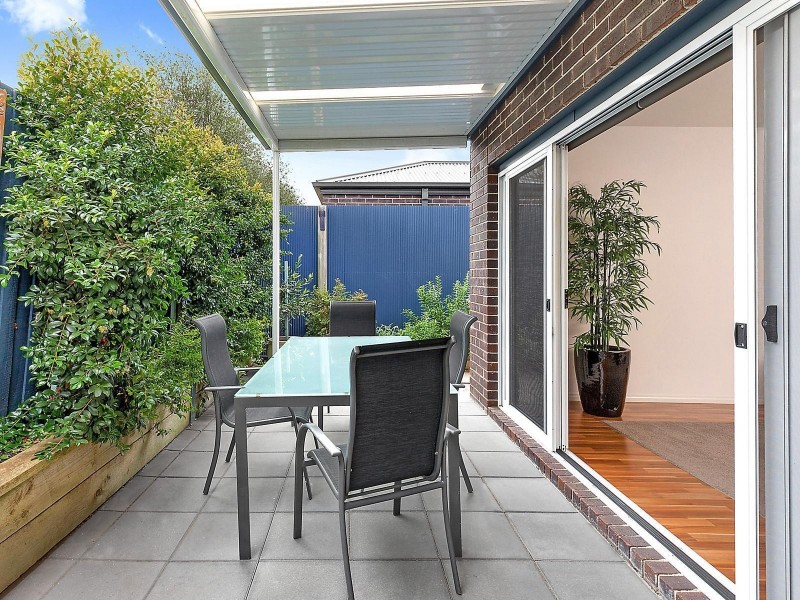 2/22 Torquay Road, Belmont VIC 3216