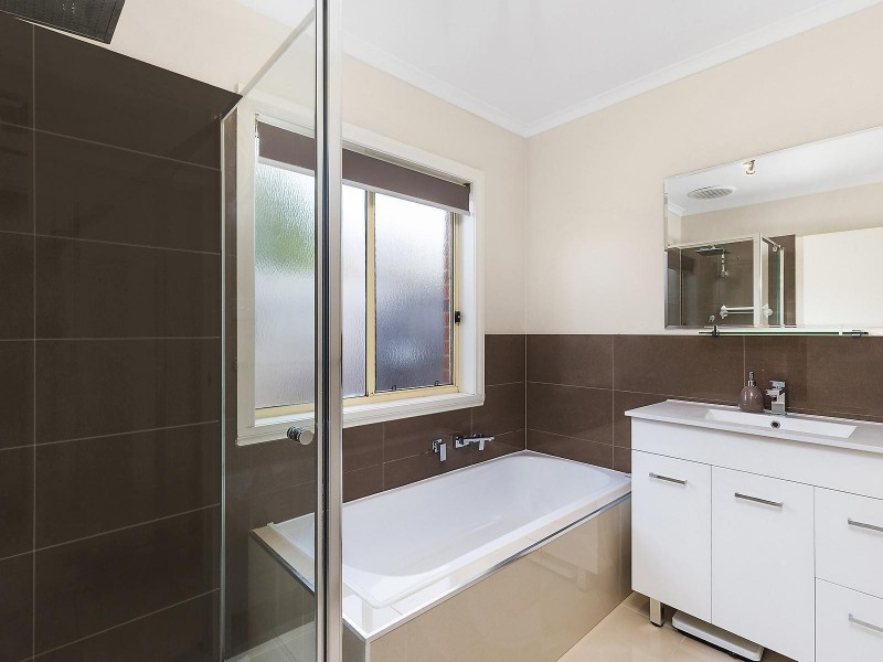 8/15-19 Thompson Street, Whittington VIC 3219