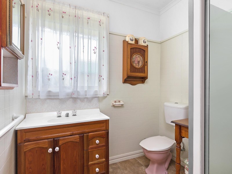 64 Fidge Crescent, Breakwater VIC 3219