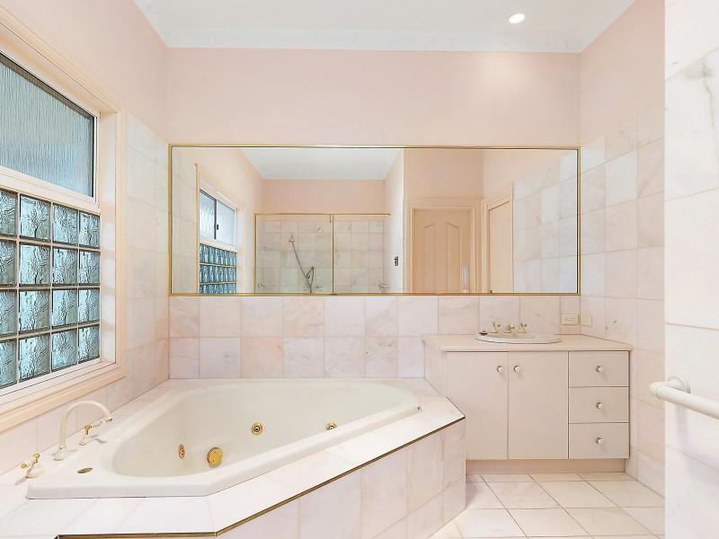 9 Rivington Court, Highton VIC 3216