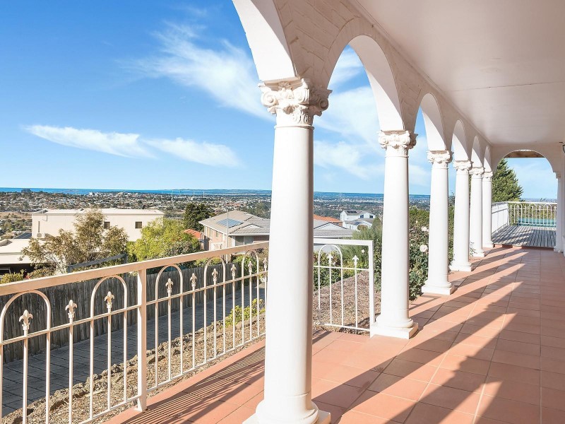 9 Rivington Court, Highton VIC 3216