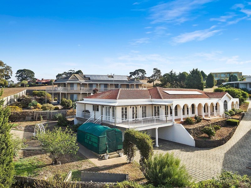 9 Rivington Court, Highton VIC 3216