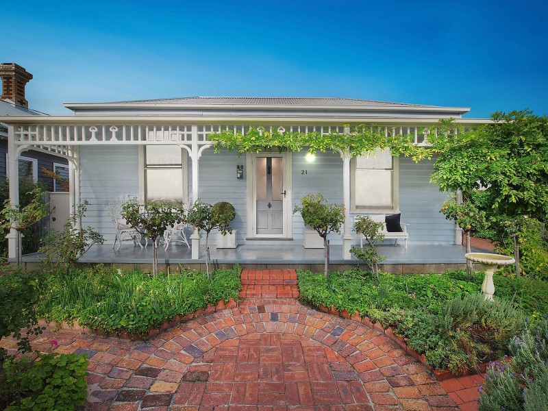 21 Roebuck Street, Newtown VIC 3220