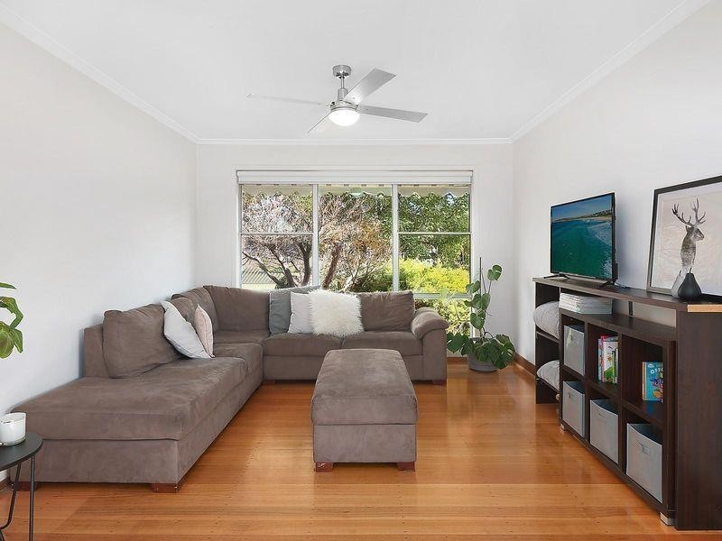 29 Hitchcock Street, Breakwater VIC 3219