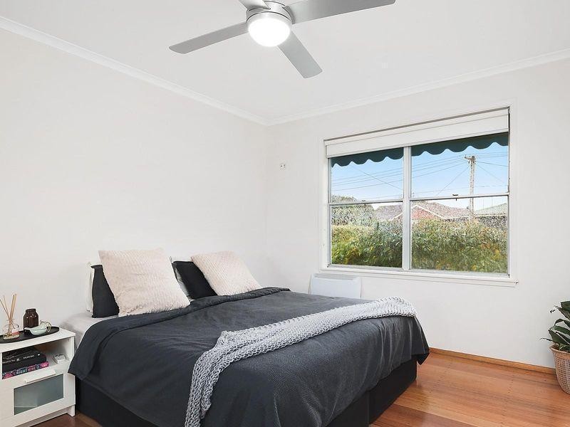 29 Hitchcock Street, Breakwater VIC 3219