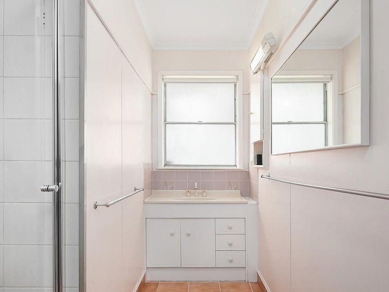 29 Hitchcock Street, Breakwater VIC 3219