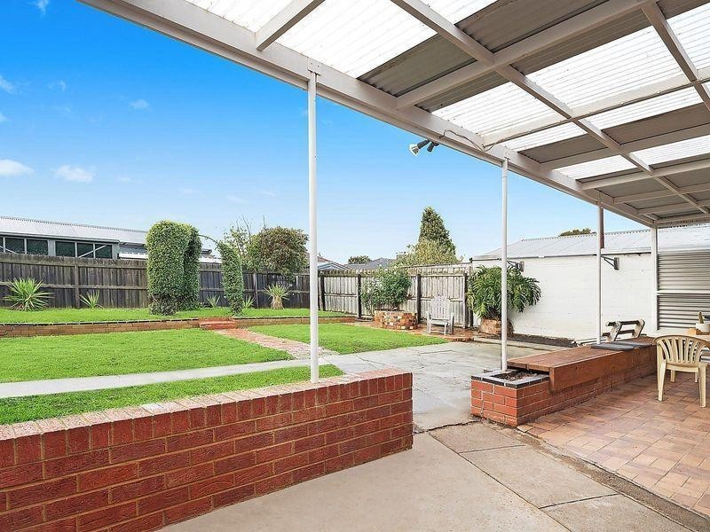 29 Hitchcock Street, Breakwater VIC 3219