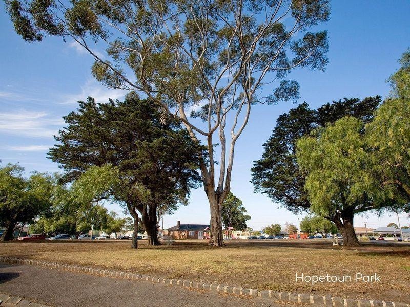 38 Bourke Crescent, Geelong VIC 3220