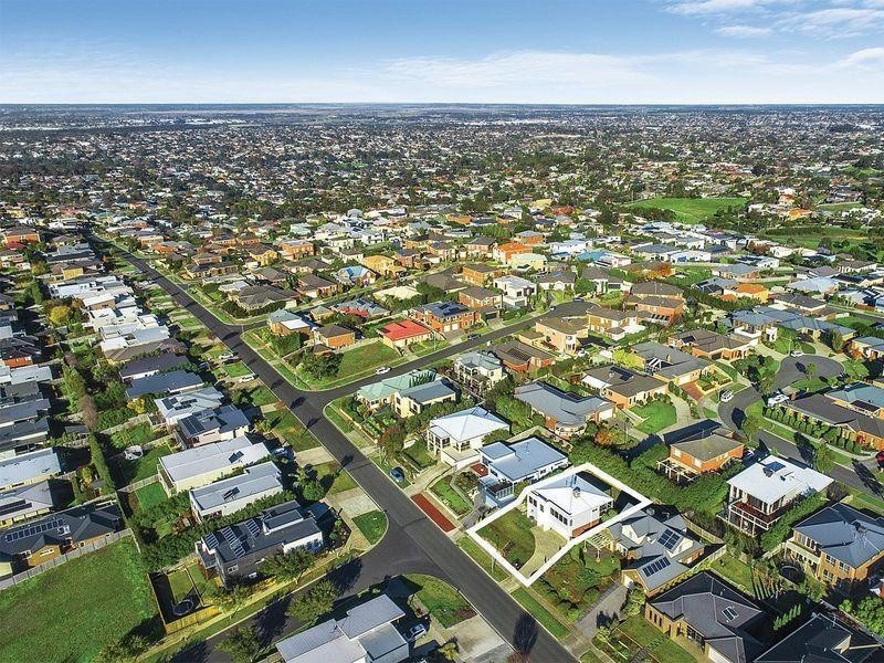 55 Leigh Road, Highton VIC 3216