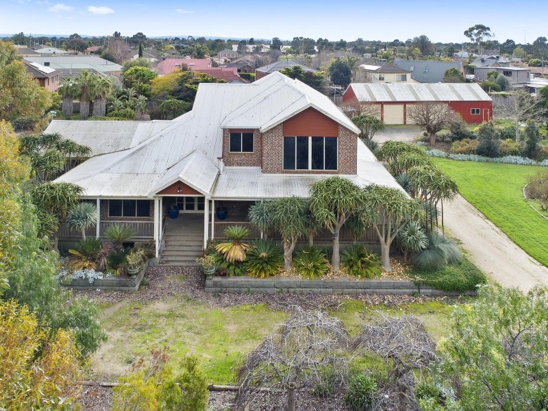 49 Stewart Drive, Werribee VIC 3030