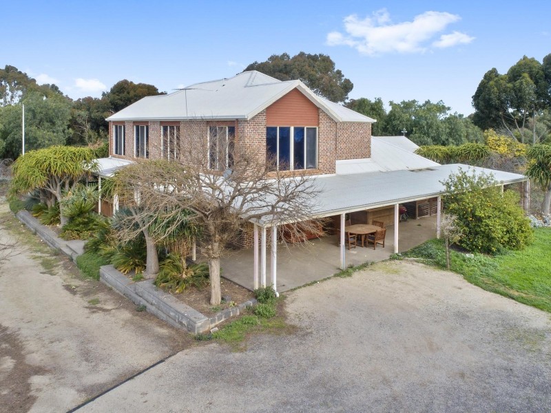 49 Stewart Drive, Werribee VIC 3030