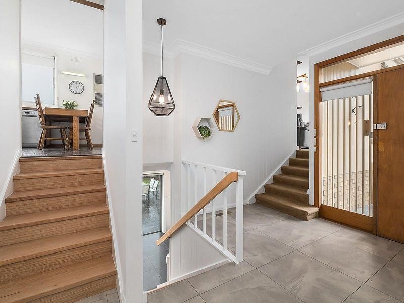 17 Reigate Road, Highton VIC 3216