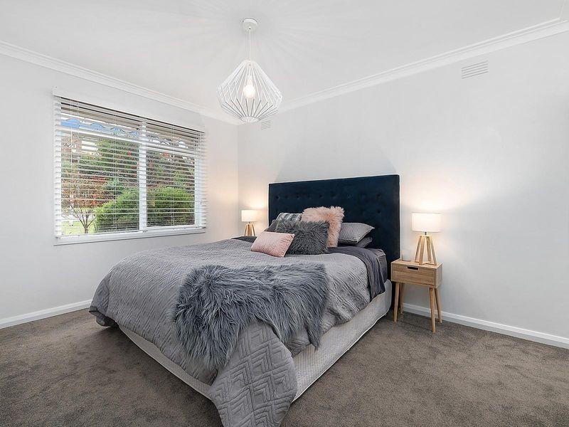 17 Reigate Road, Highton VIC 3216