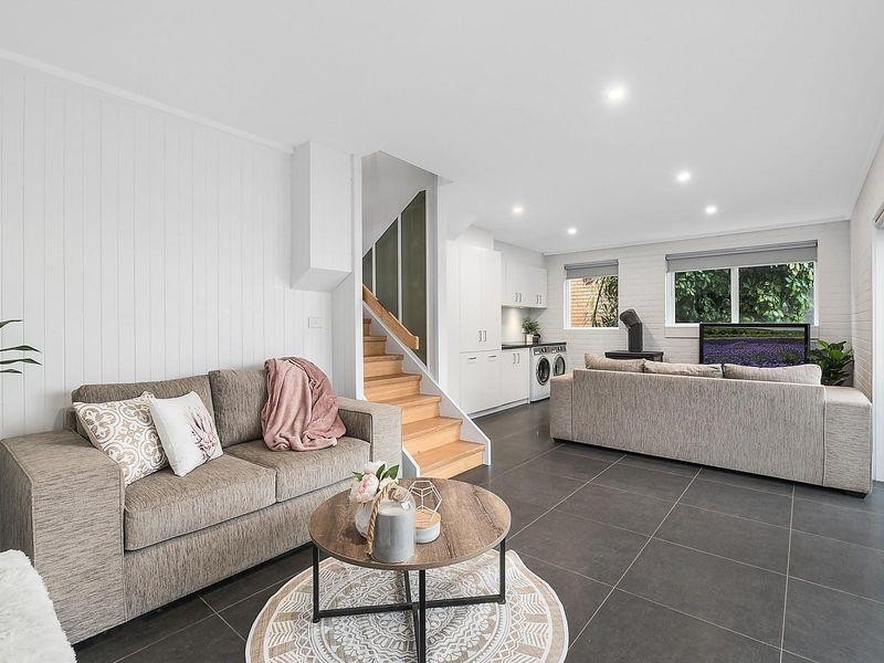 17 Reigate Road, Highton VIC 3216