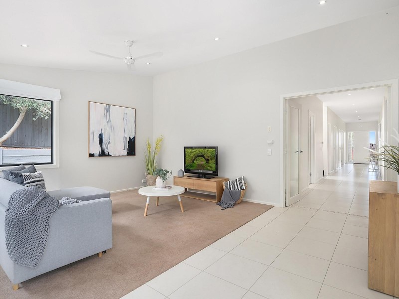 8 Shire Court, Highton VIC 3216