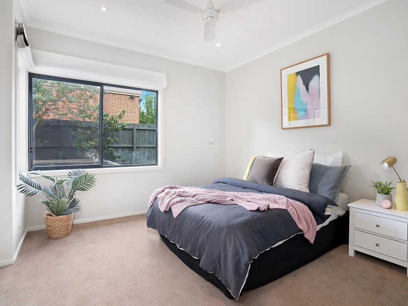 8 Shire Court, Highton VIC 3216