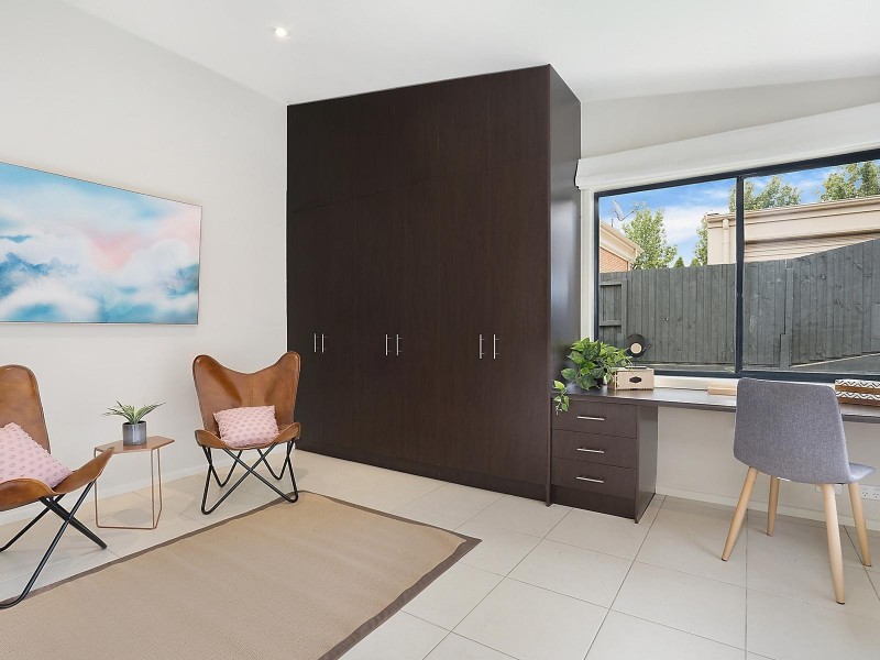 8 Shire Court, Highton VIC 3216