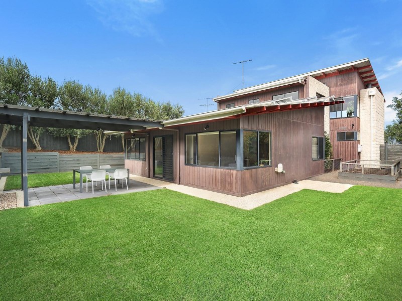 8 Shire Court, Highton VIC 3216