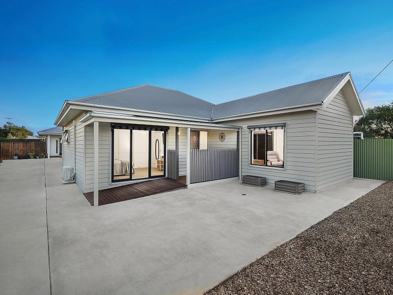 1/60 Bellarine Highway, Newcomb VIC 3219